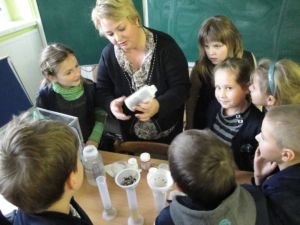 Dsc06428 Zainteresowanie Uczniow Woda